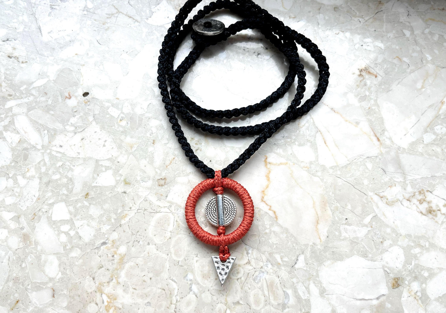 NASZYJNIK ETNO HIDDEN POWER